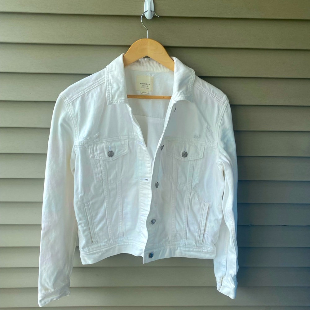 🌈 American Eagle Distressed White Jean Jacket - Women’s Size M